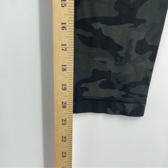 Lululemon Align High-Rise Crop leggings 21", Size 4 green camo - Picture 7 of 8